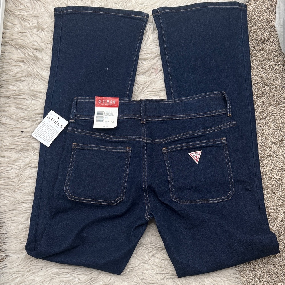 NWT GUESS Women's Classic wide leg curvy patch pkt boot. Mid rise boot cut